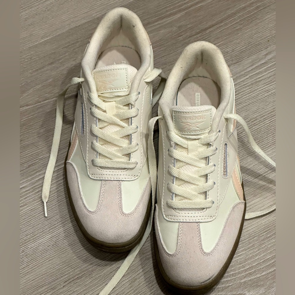 Like new Reebok Club C sneakers - worn once! - cream/beige/blush W8.5